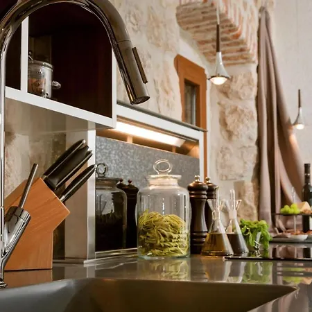 Studio Happy Hour In City Center Apartment