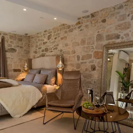 Apartment Studio Happy Hour In City Center Split