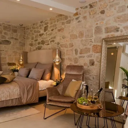 Studio Happy Hour In City Center Apartment *