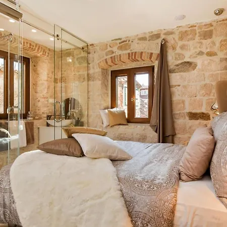 Studio Happy Hour In City Center Apartment