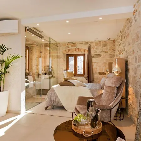 Studio Happy Hour In City Center Apartment *