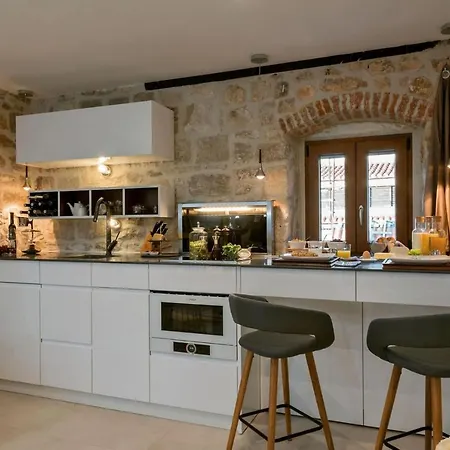Studio Happy Hour In City Center Apartment *