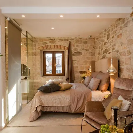 Apartment Studio Happy Hour In City Center Split
